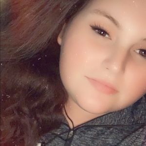 Meet your Posher, Claire